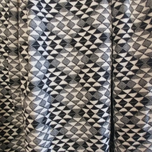 Joe B Triangle Print Gray Midi Skirt Small - Picture 6 of 6